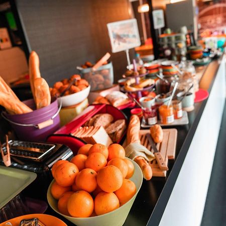 Ibis Styles Paris Velizy Hotell Exteriör bild